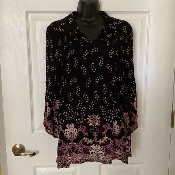 Styled & Co. Black Print Long Sleeve Blouse with Bell Sleeves, Size Medium. - Picture 1 of 6